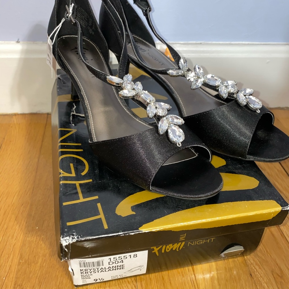 Women’s black heels